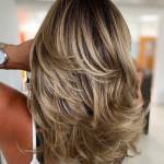 10-blonde-hair-with-layers-CMu9fNosJoF